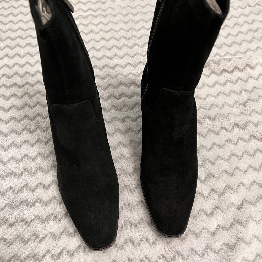 Aquatalia Tilly Stretch Suede Booties